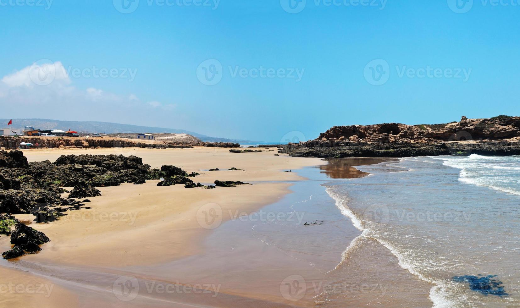 paisagem da praia de taghazout foto