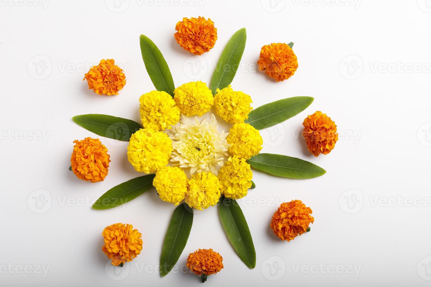 design de flor de calêndula rangoli para festival diwali, decoração de flores festival indiano foto