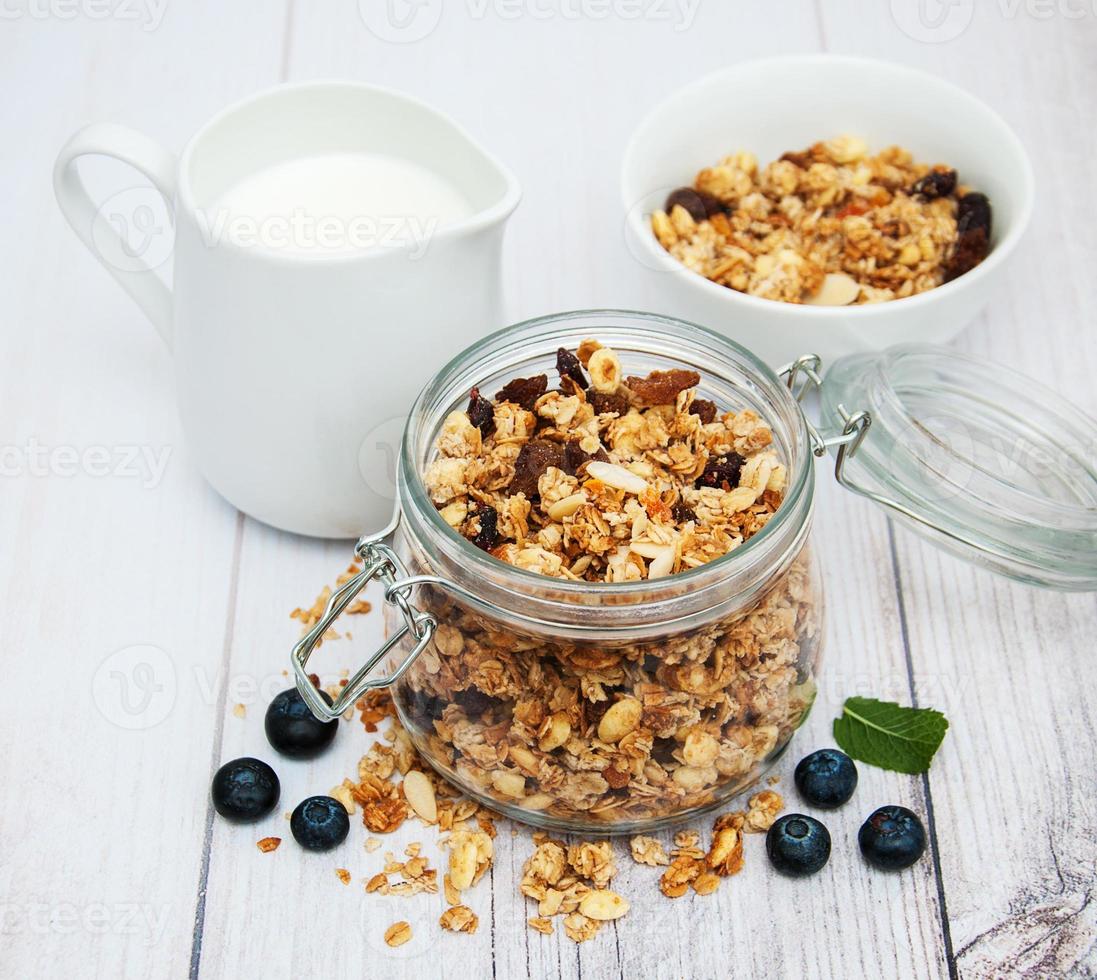 granola caseira com mirtilos foto