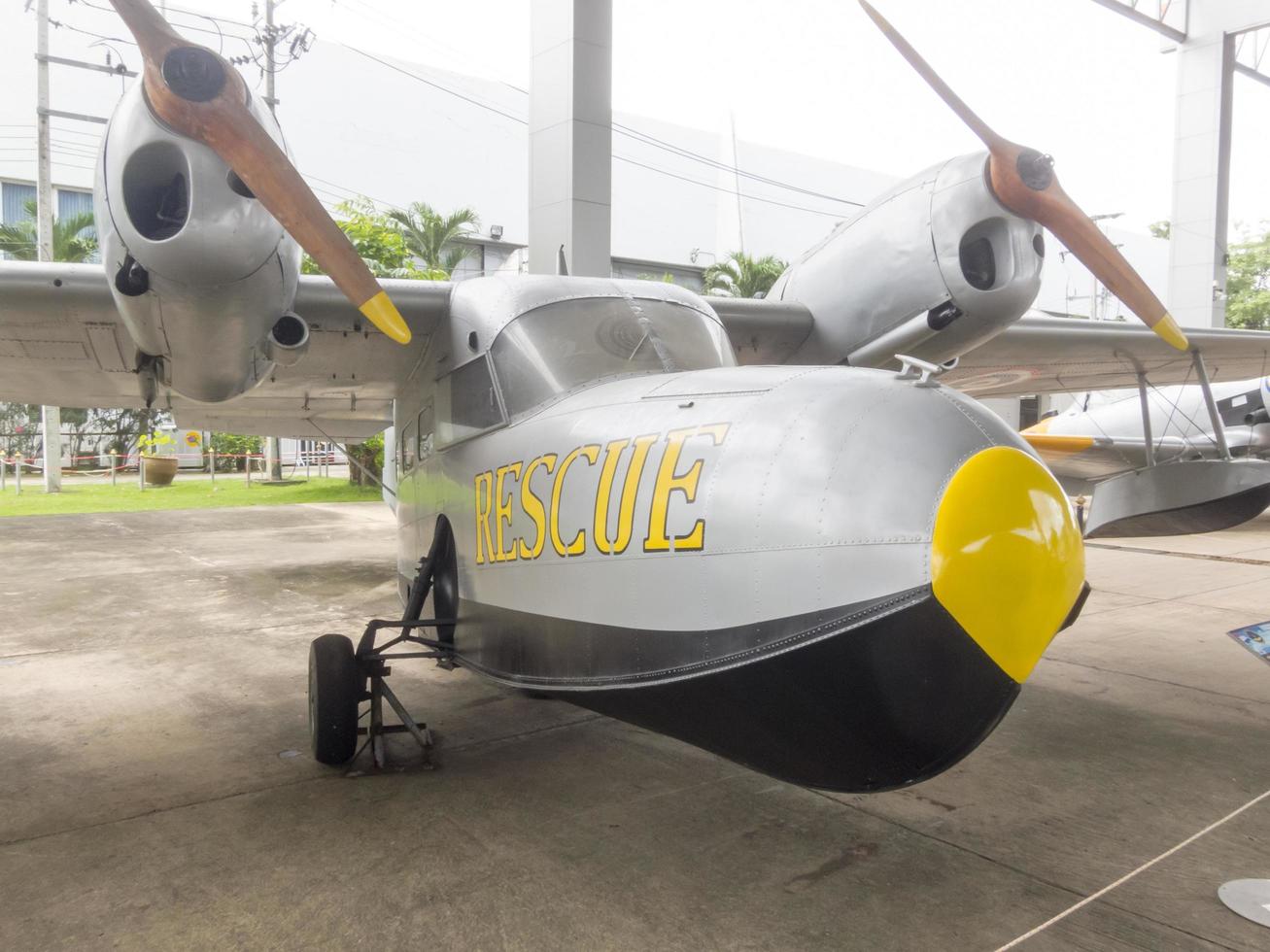 museu da força aérea tailandesa real bangkokthailand18 de agosto de 2018 o exterior da aeronave tem muitas aeronaves grandes. para aprender mais de perto. em 18 de agosto de 2018 na Tailândia. foto