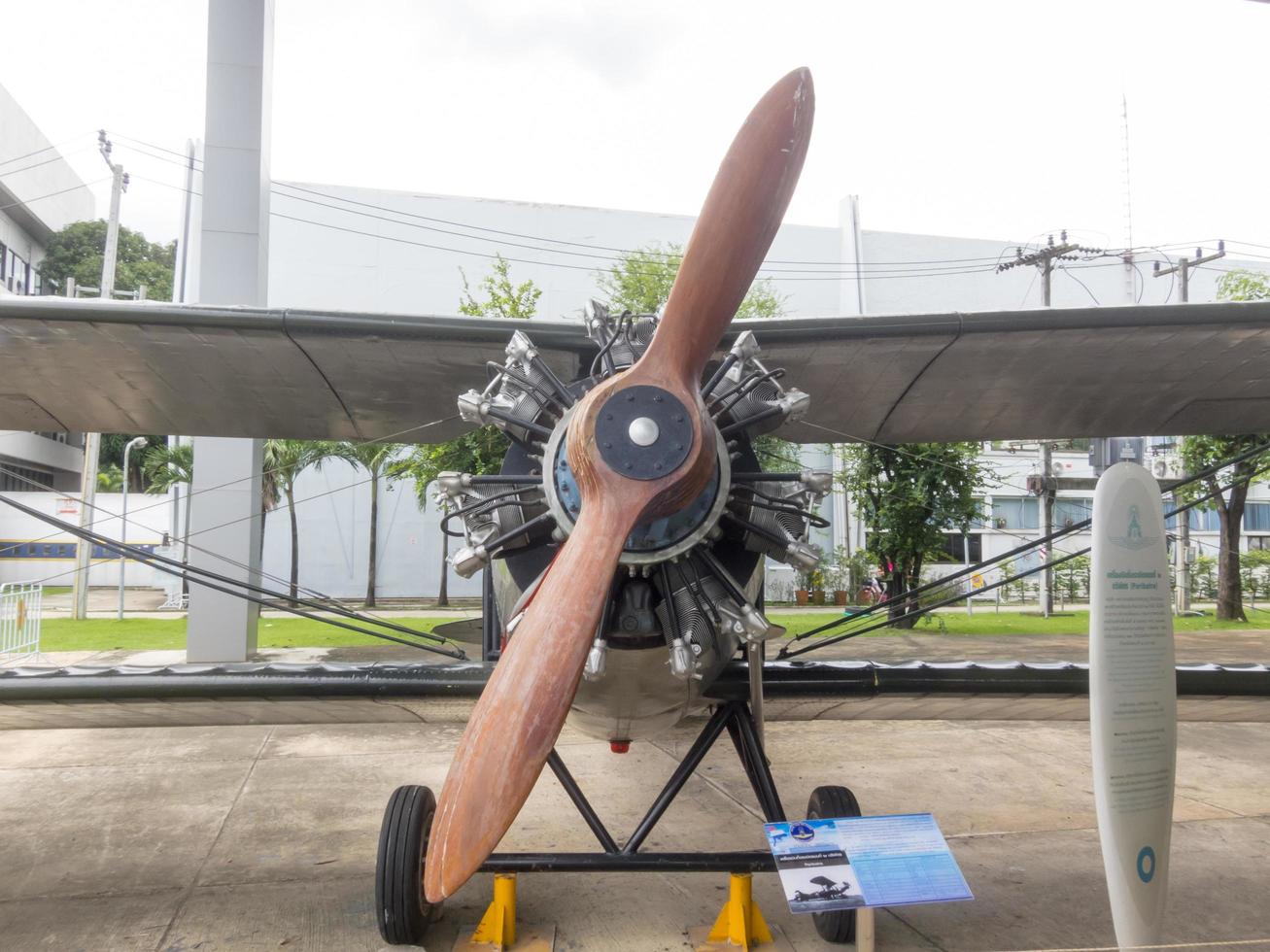 museu da força aérea tailandesa real bangkokthailand18 de agosto de 2018 o exterior da aeronave tem muitas aeronaves grandes. para aprender mais de perto. em 18 de agosto de 2018 na Tailândia. foto