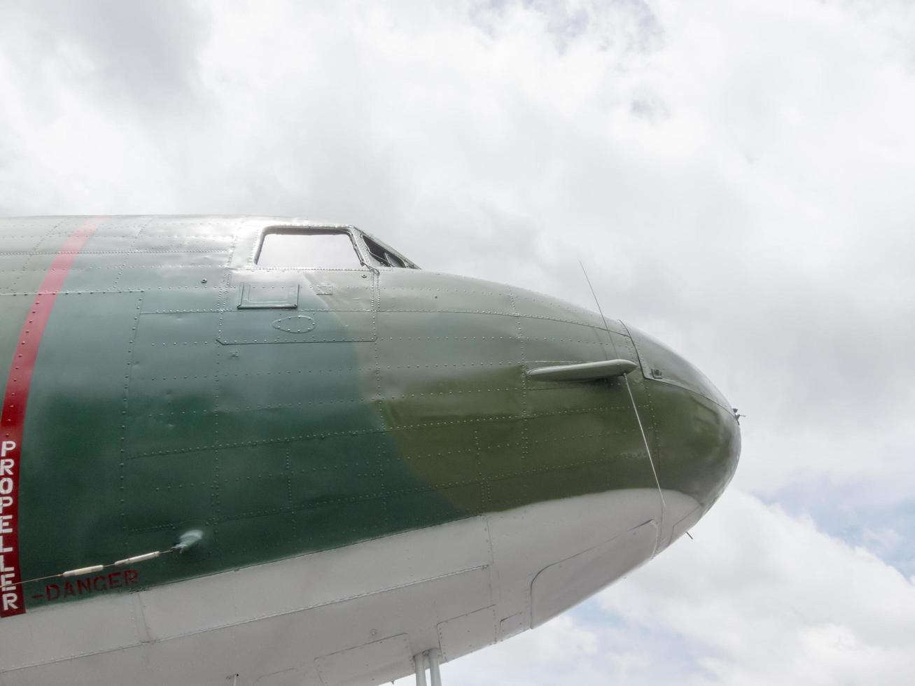 museu da força aérea tailandesa real bangkokthailand18 de agosto de 2018 o exterior da aeronave tem muitas aeronaves grandes. para aprender mais de perto. em 18 de agosto de 2018 na Tailândia. foto