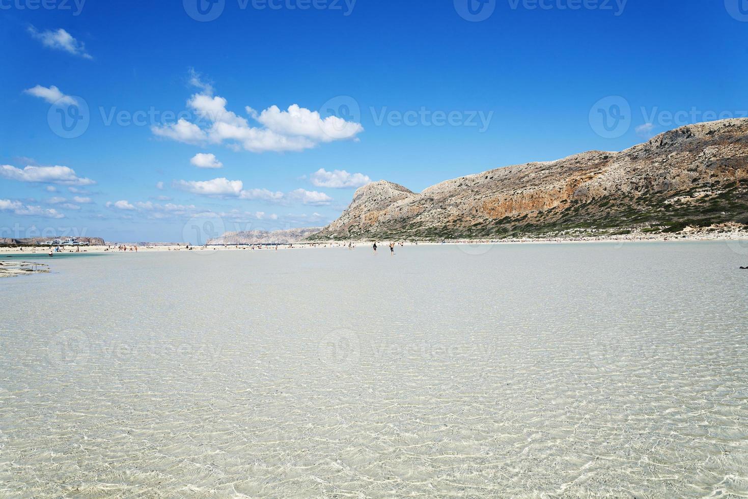 vista para a baía de balos, a confluência dos três mares. foto