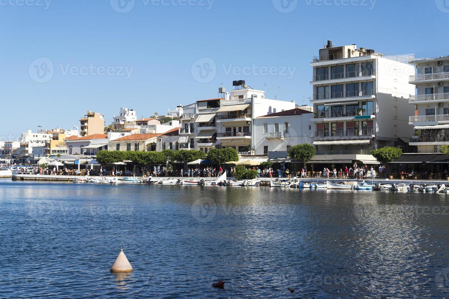 estação de barcos na cidade de chania em dia ensolarado. foto