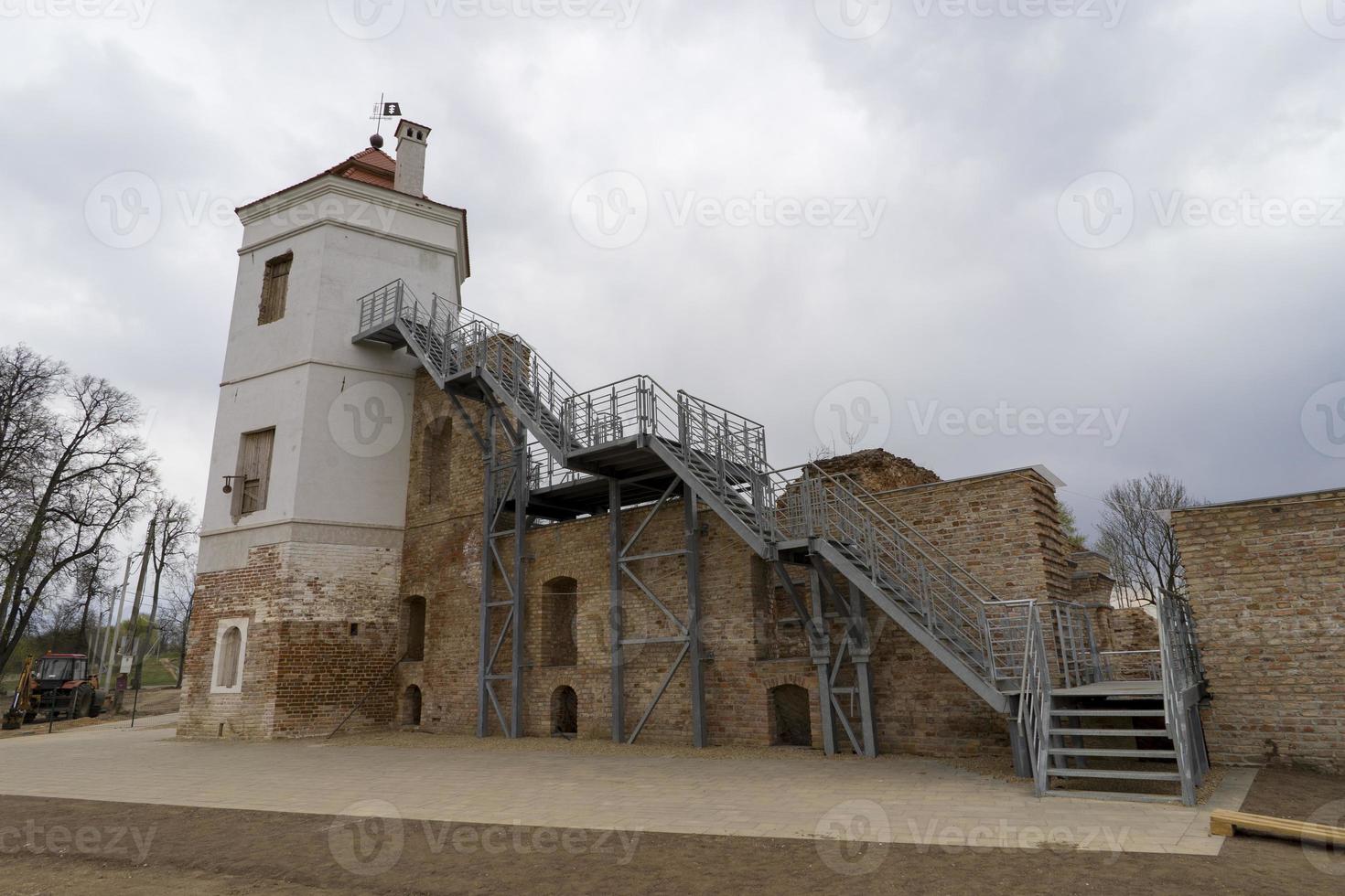 O castelo de halshany ou holszany é a residência em ruínas da família sapieha magnata em halshany, bielorrússia foto