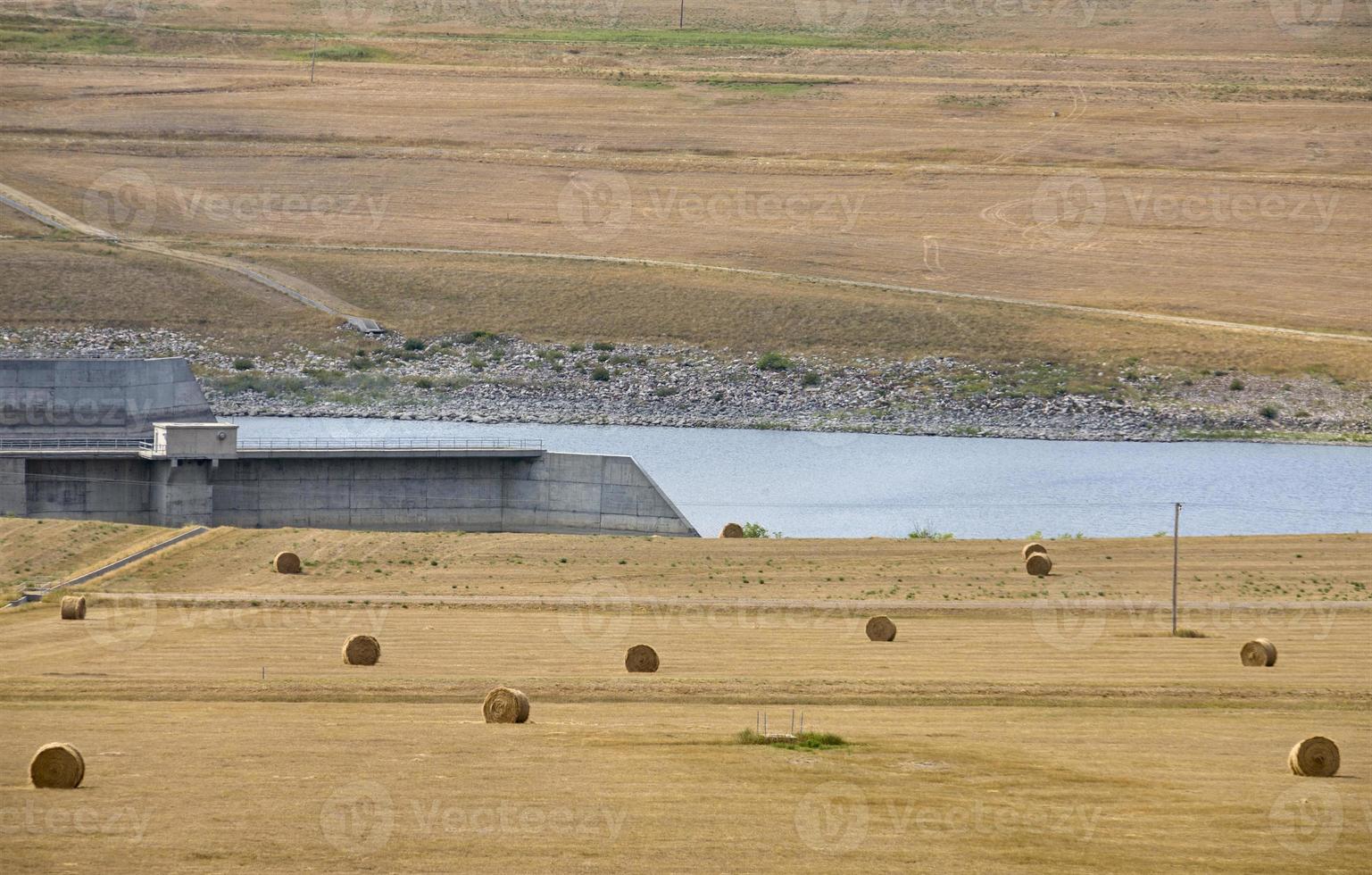 barragem de gardiner lago diefenbaker foto