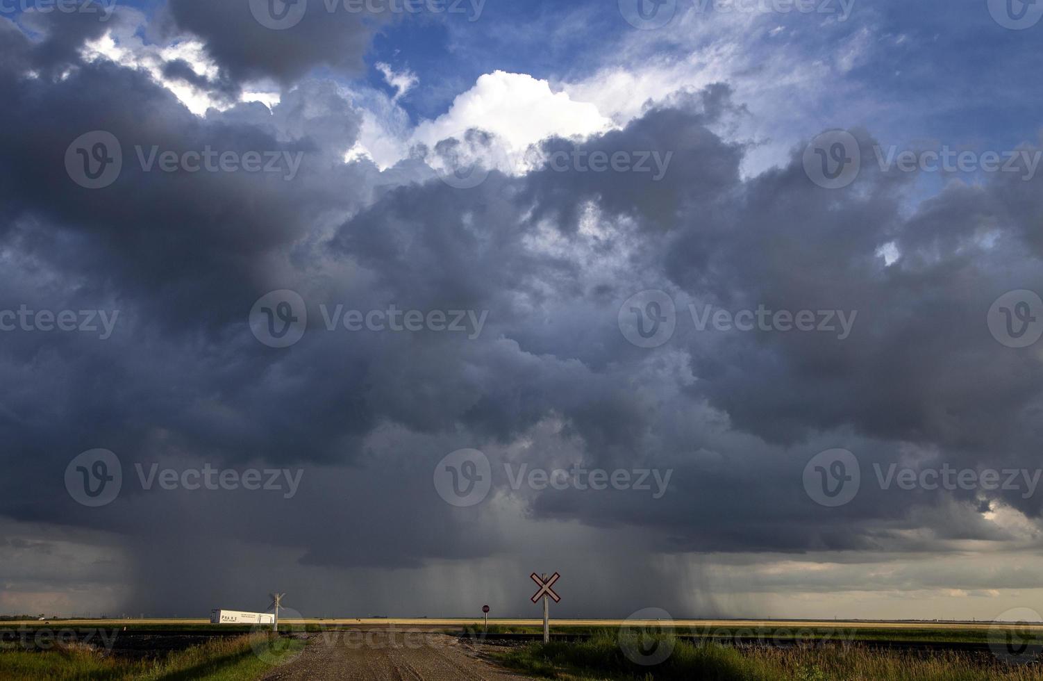 pradaria nuvens de tempestade Canadá foto