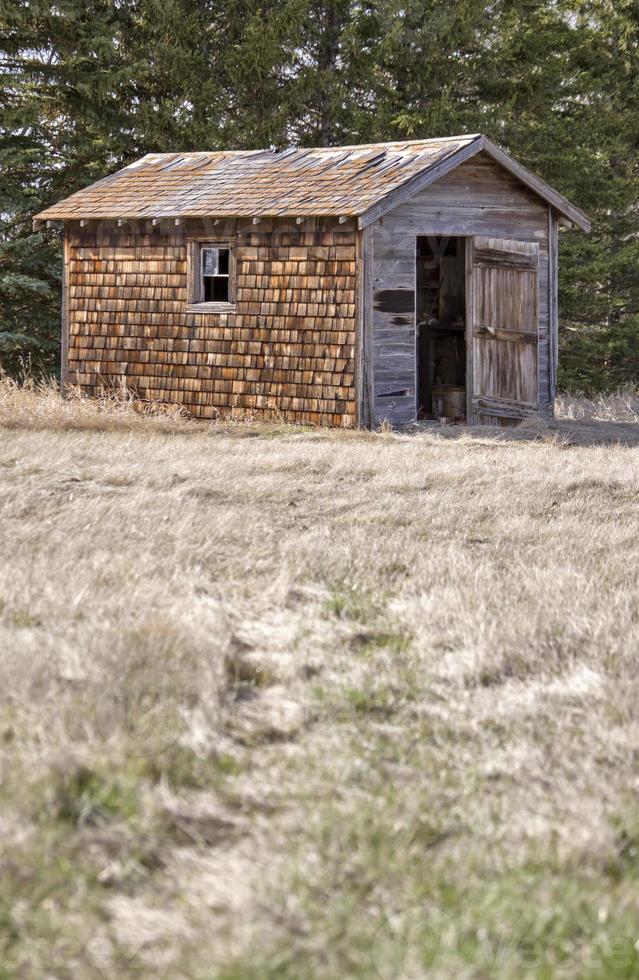 pradaria de prédios abandonados foto