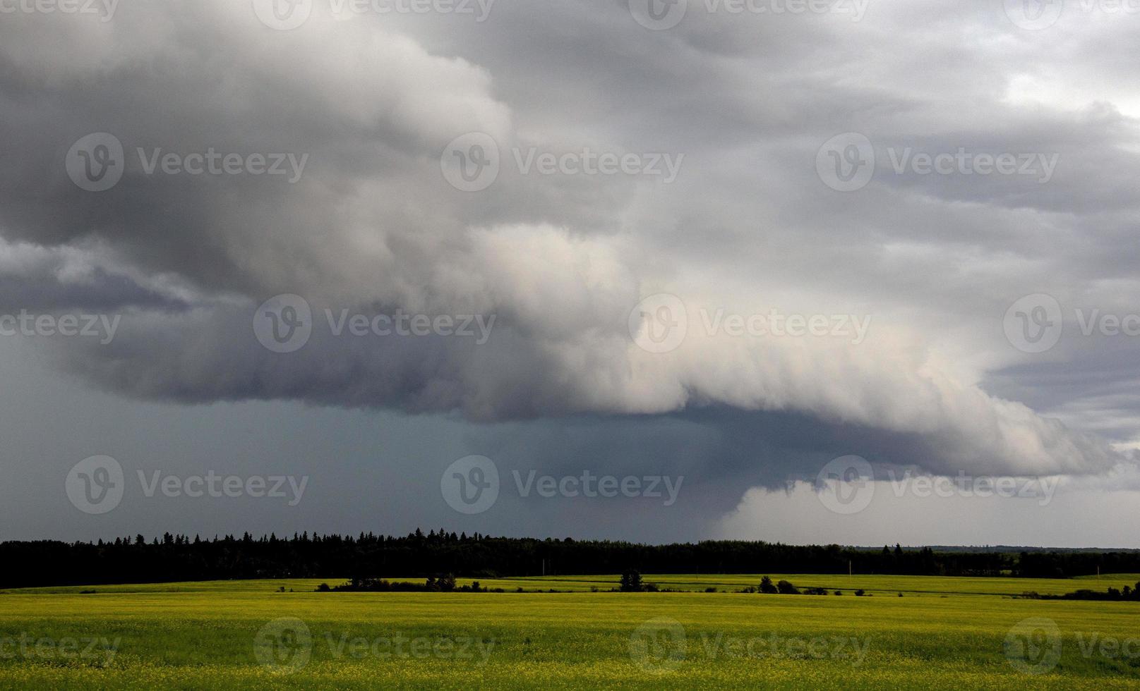 pradaria nuvens de tempestade Canadá foto