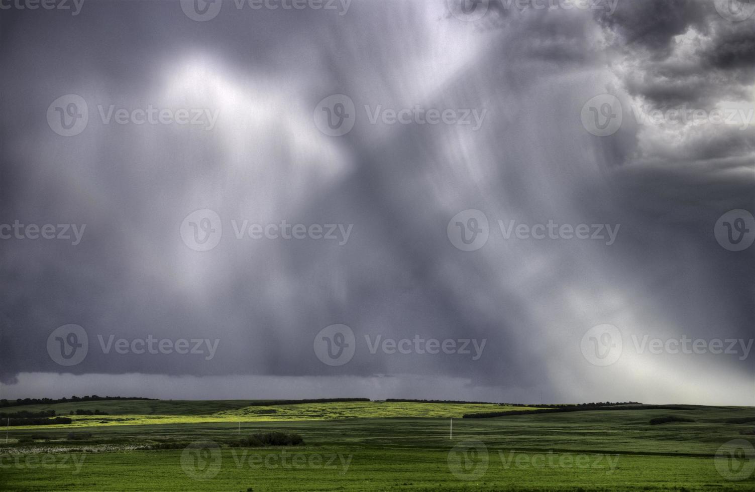 pradaria nuvens de tempestade Canadá foto