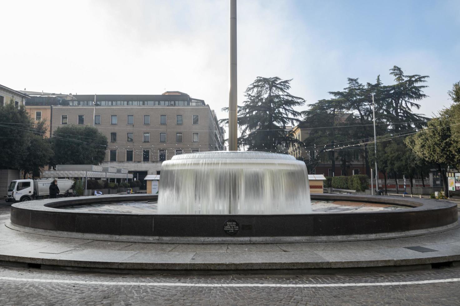 praça da fonte de cornelio tacito em terni foto