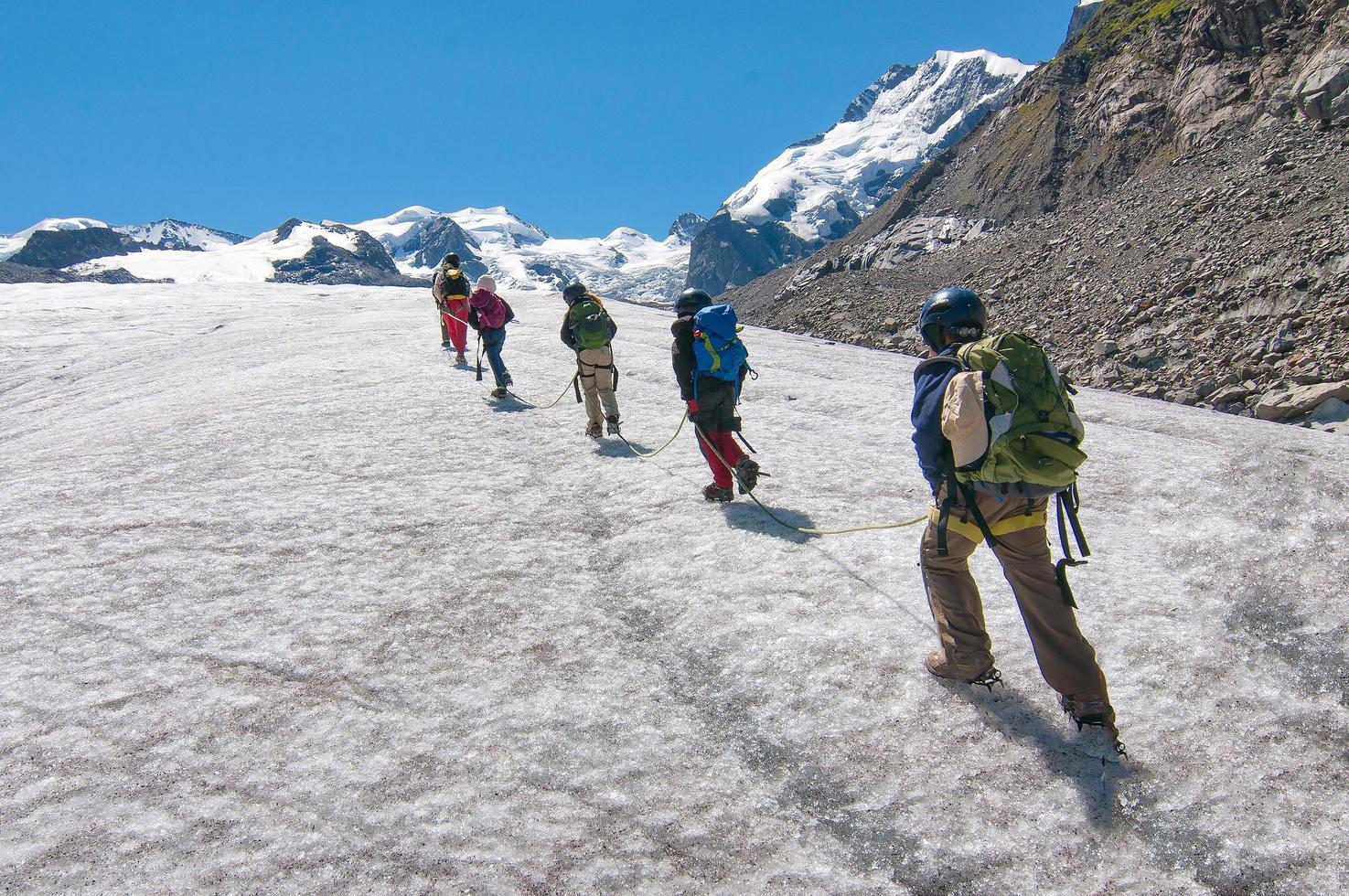 escola de alpinismo para crianças foto