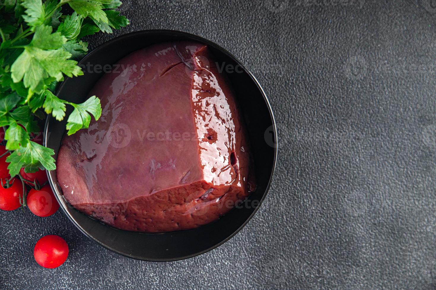 fígado de porco cru, miudezas carne refeição saudável comida lanche foto