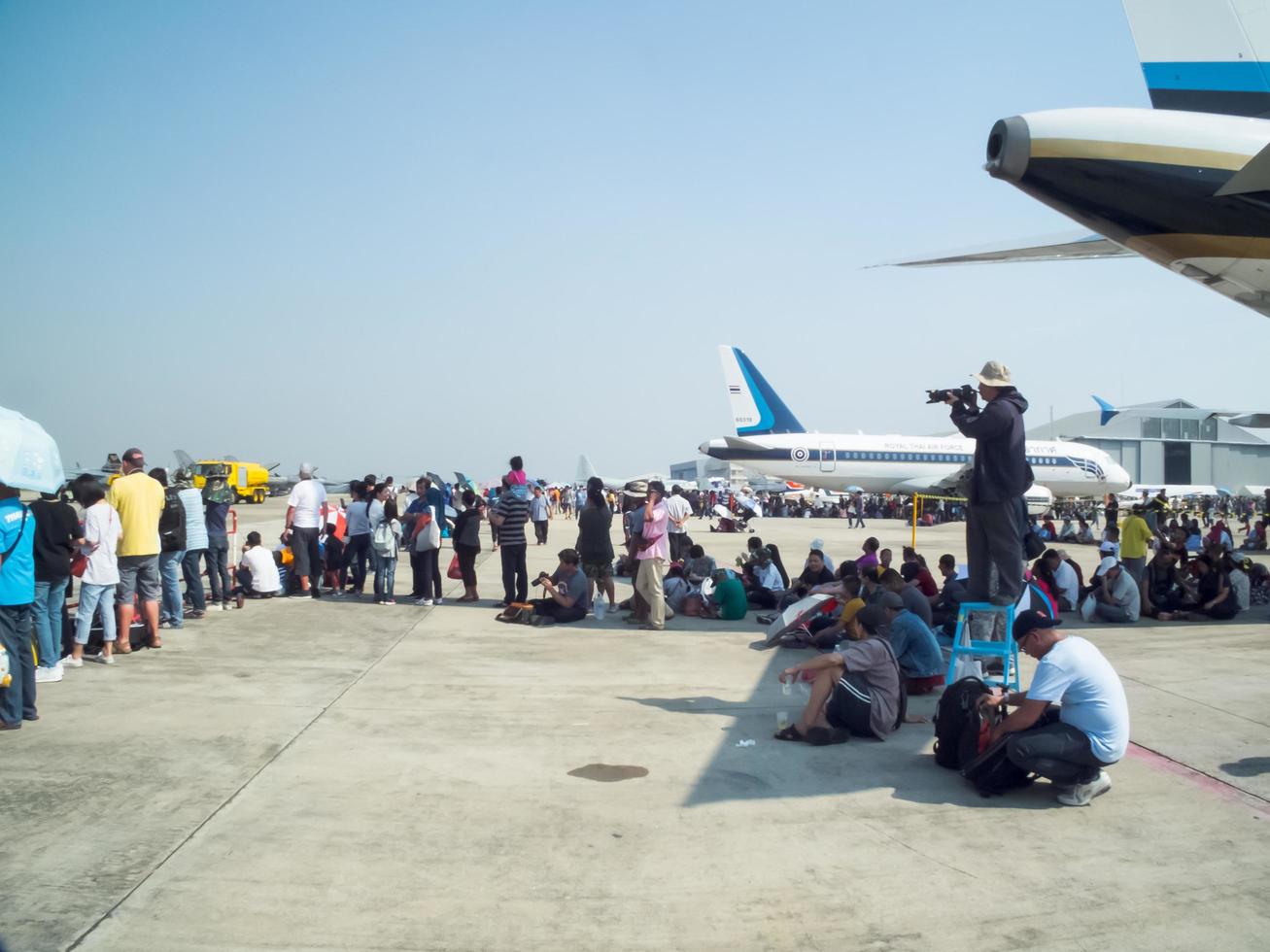 força aérea tailandesa real don muang bangkok tailândia12 de janeiro de 2019 dia nacional das crianças o show de aeronaves da força aérea real tailandesa e show aéreo. em bangkok tailândia12 de janeiro de 2019. foto