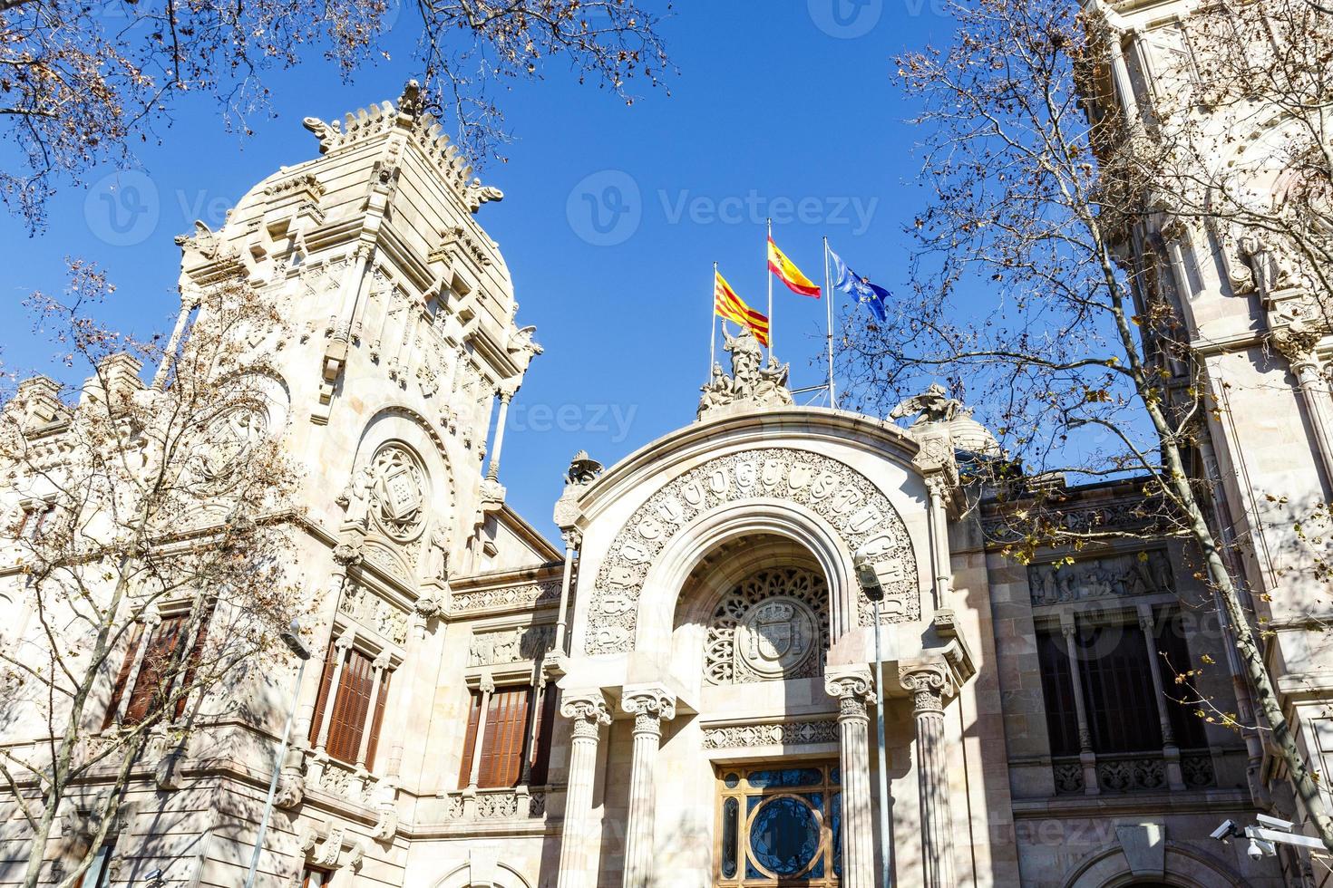 fachada do tribunal superior de justiça da catalunha em barcelona, catalunha, espanha foto