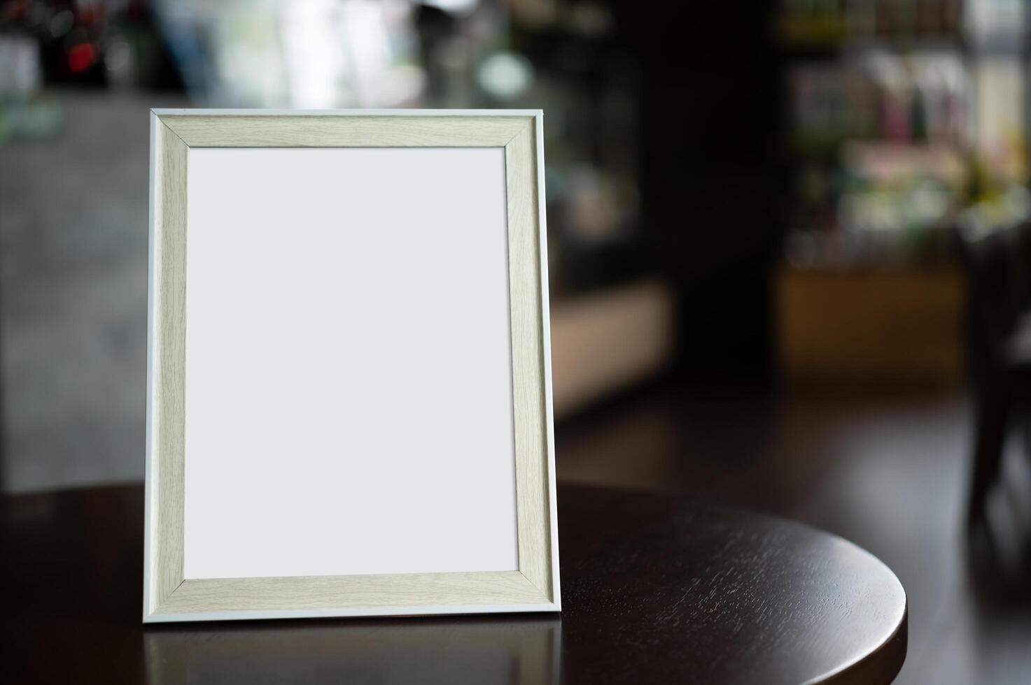 porta-retrato tamanho 4 6 que pode ser colocado na mesa do restaurante. foto