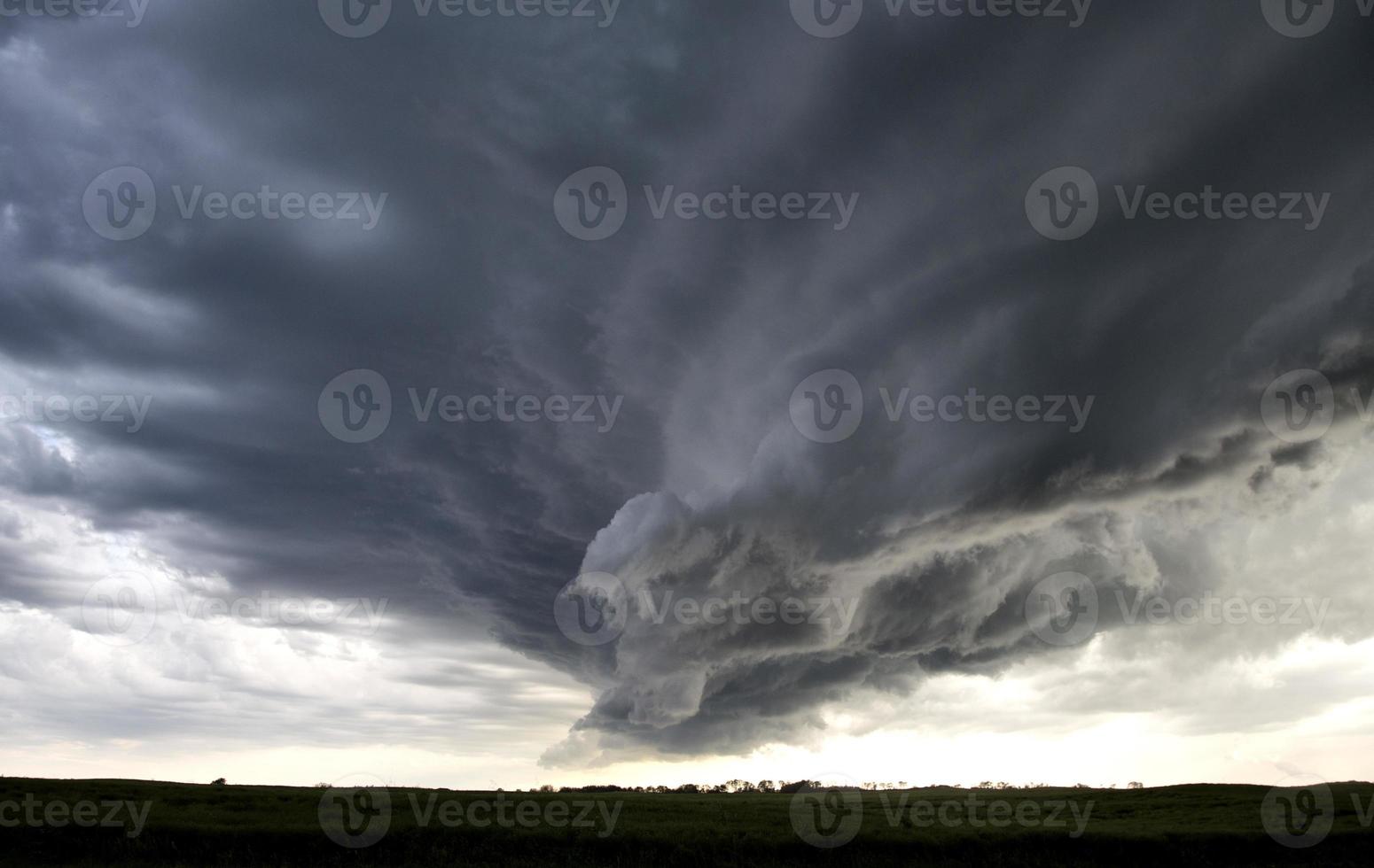 nuvens de tempestade saskatchewan foto