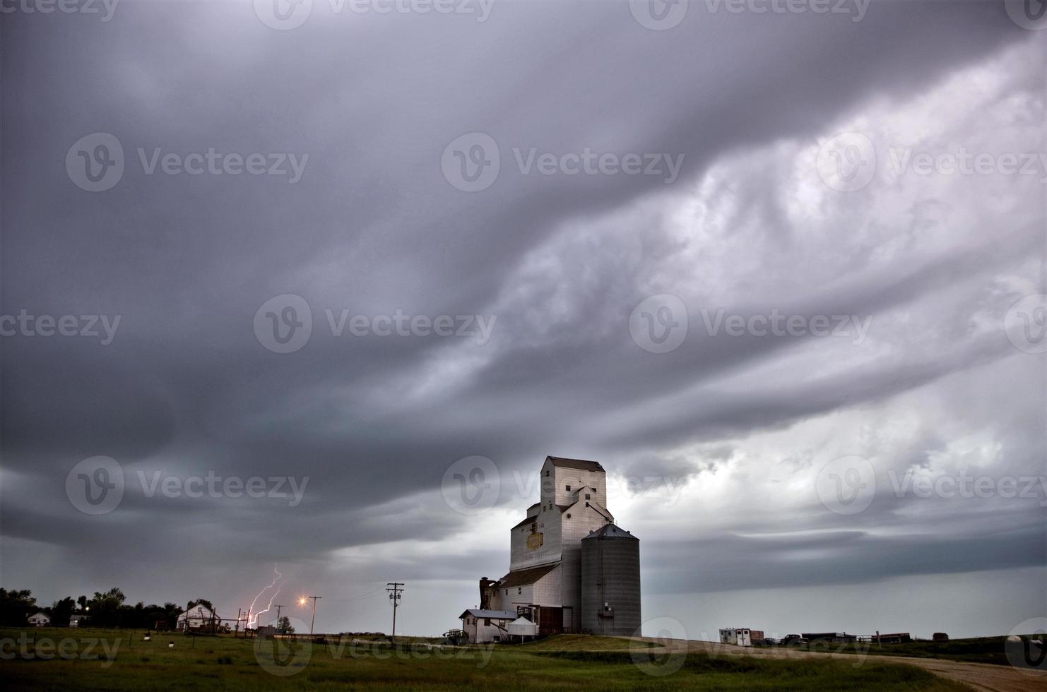 nuvens de tempestade saskatchewan foto