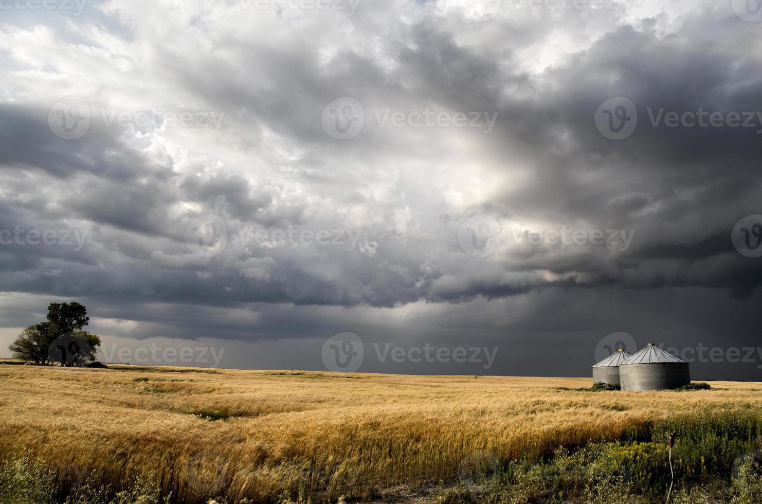 nuvens de tempestade saskatchewan foto