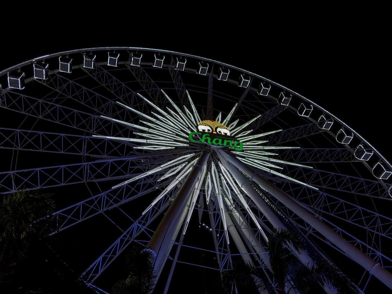 asiatique bangkokthailand01 agosto 2018 grande roda gigante é o marco deste lugar. em 01 de agosto de 2018 na Tailândia. foto