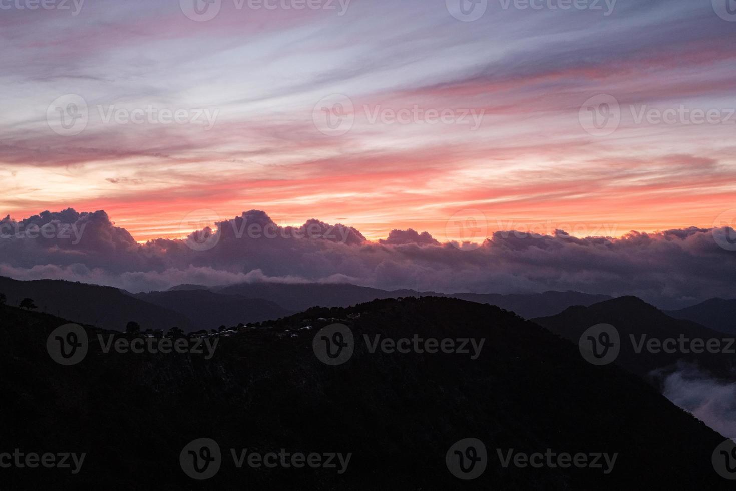 amanhecer em pinal de amoles méxico foto