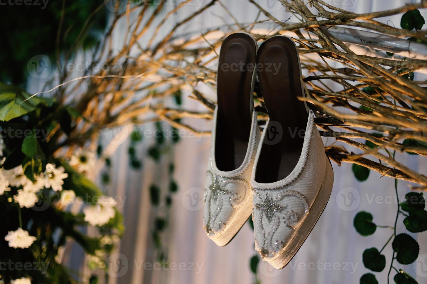 sapatos de casamento marrons luxuosos foto