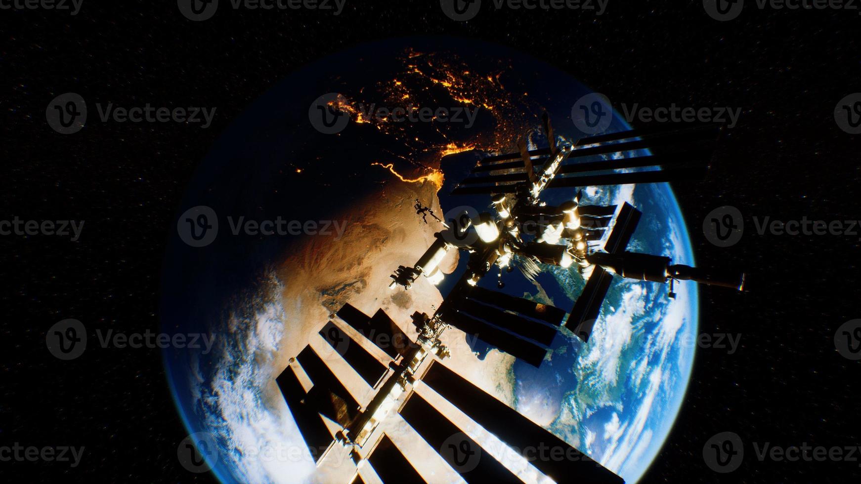 estação espacial internacional no espaço sideral sobre a órbita do planeta Terra foto