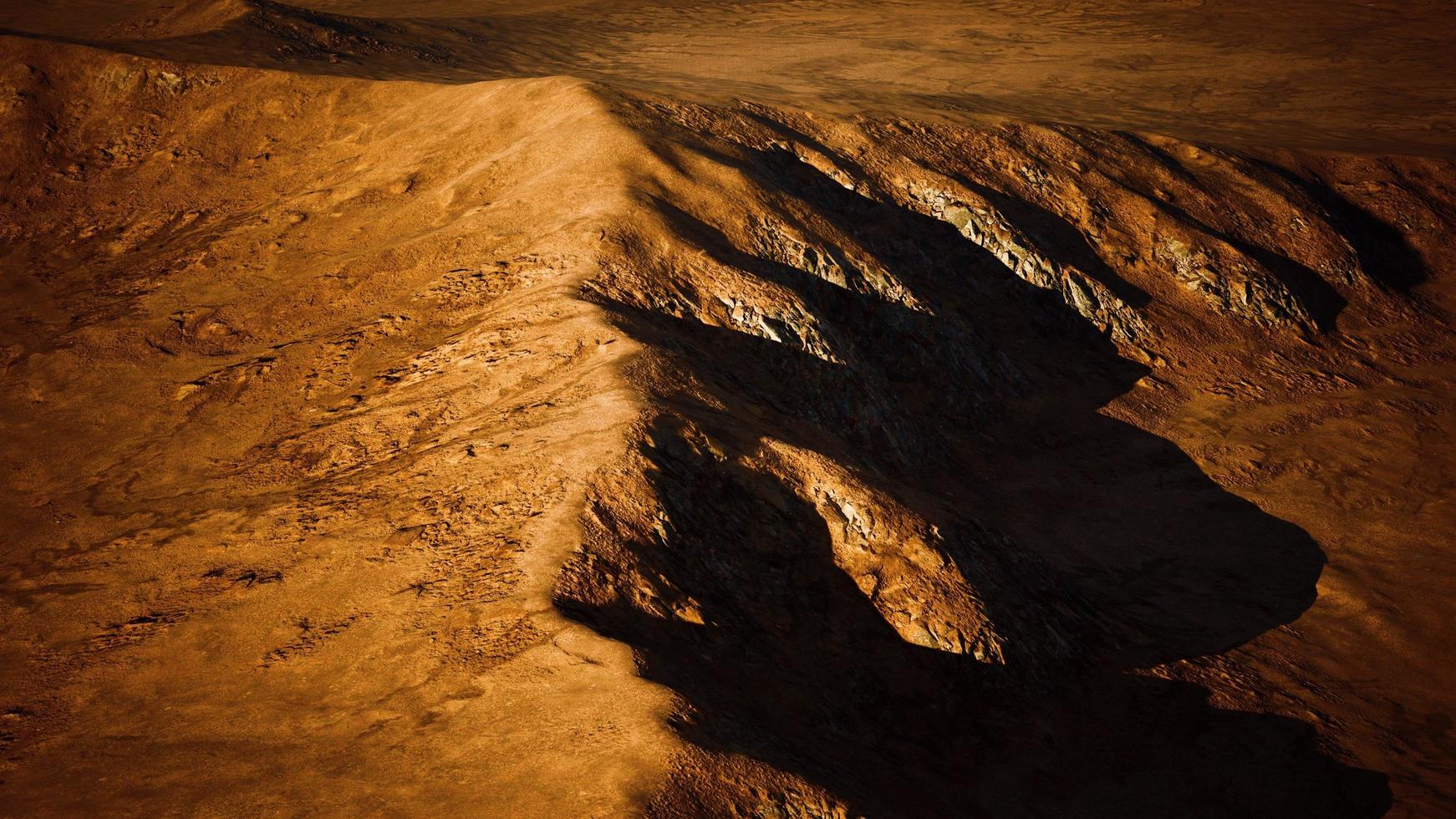 vista aérea do solo de marte fictícia do deserto marciano foto