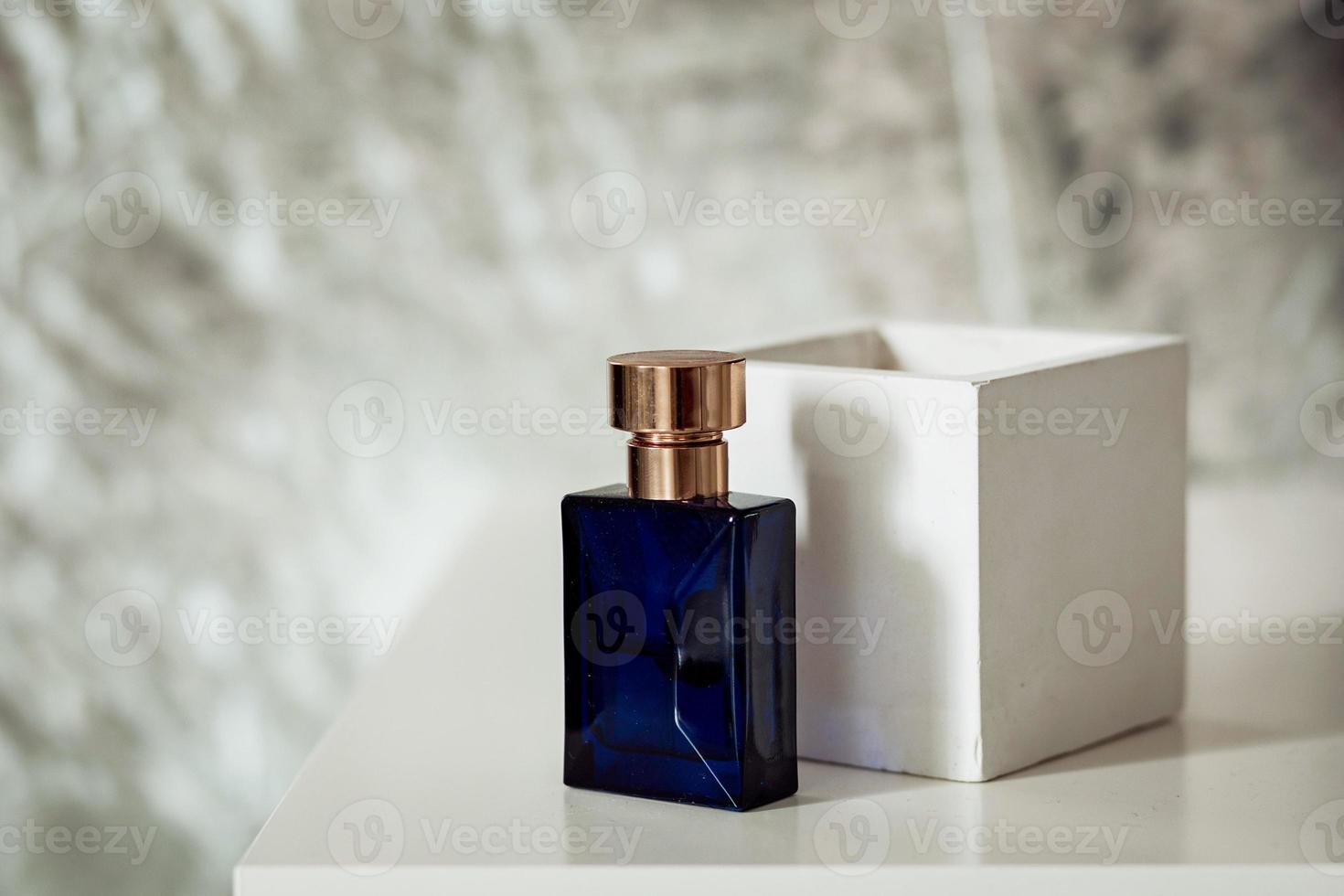 perfume masculino. pulverizar foto