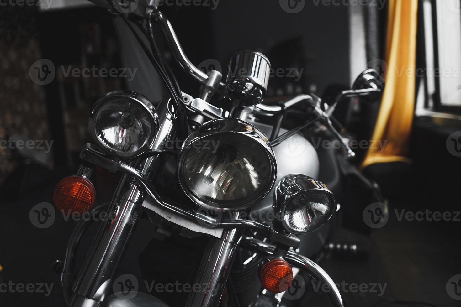 peças de motocicleta cromadas foto