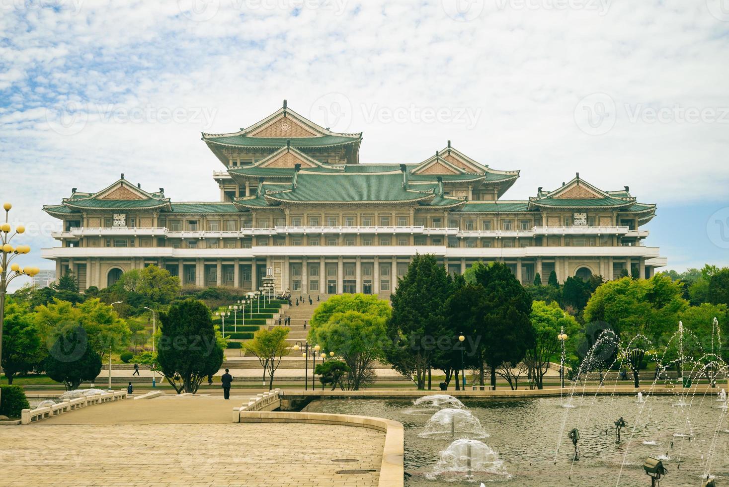 grande casa de estudo dos povos na capital norte-coreana, pyongyang foto