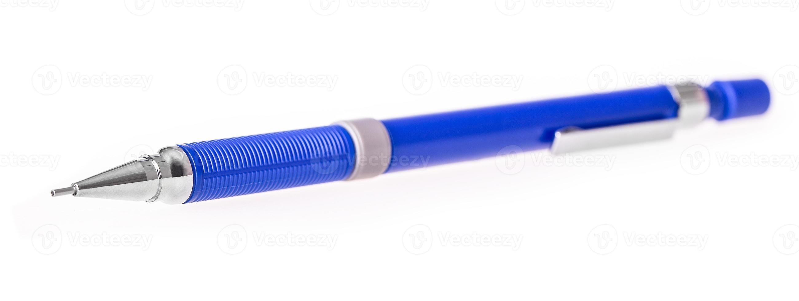 a caneta esferográfica azul isolada no fundo branco foto