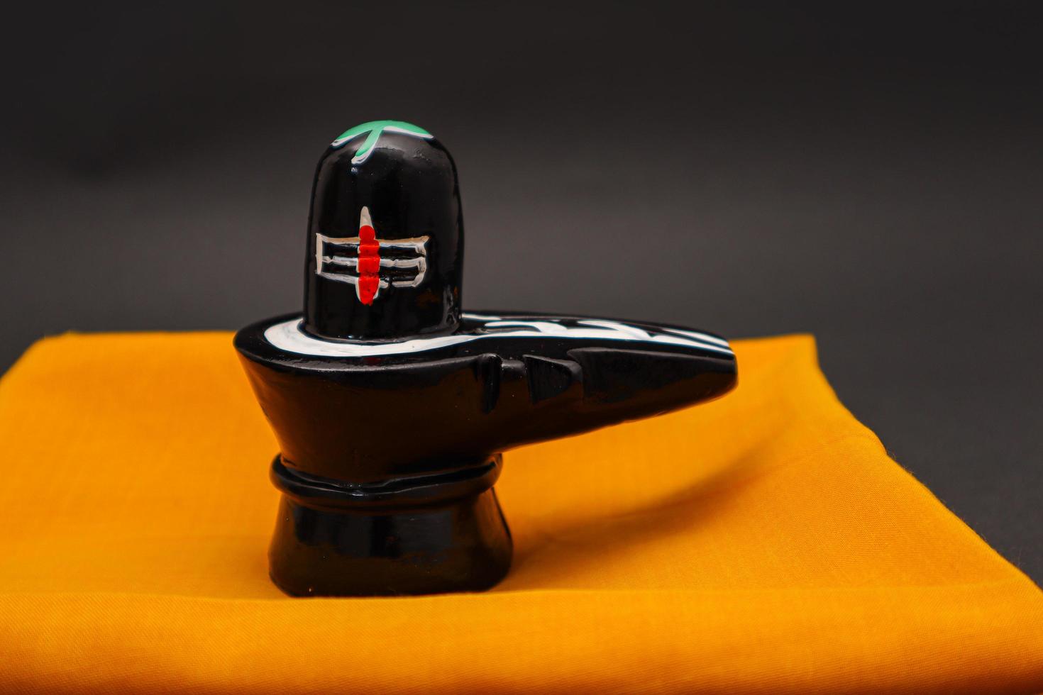 fundo maha shivratri shiva linga. foto