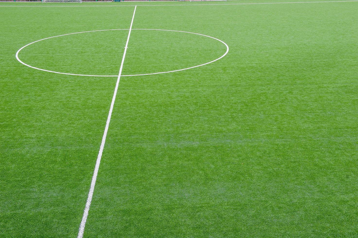 campo de futebol em grama sintética foto