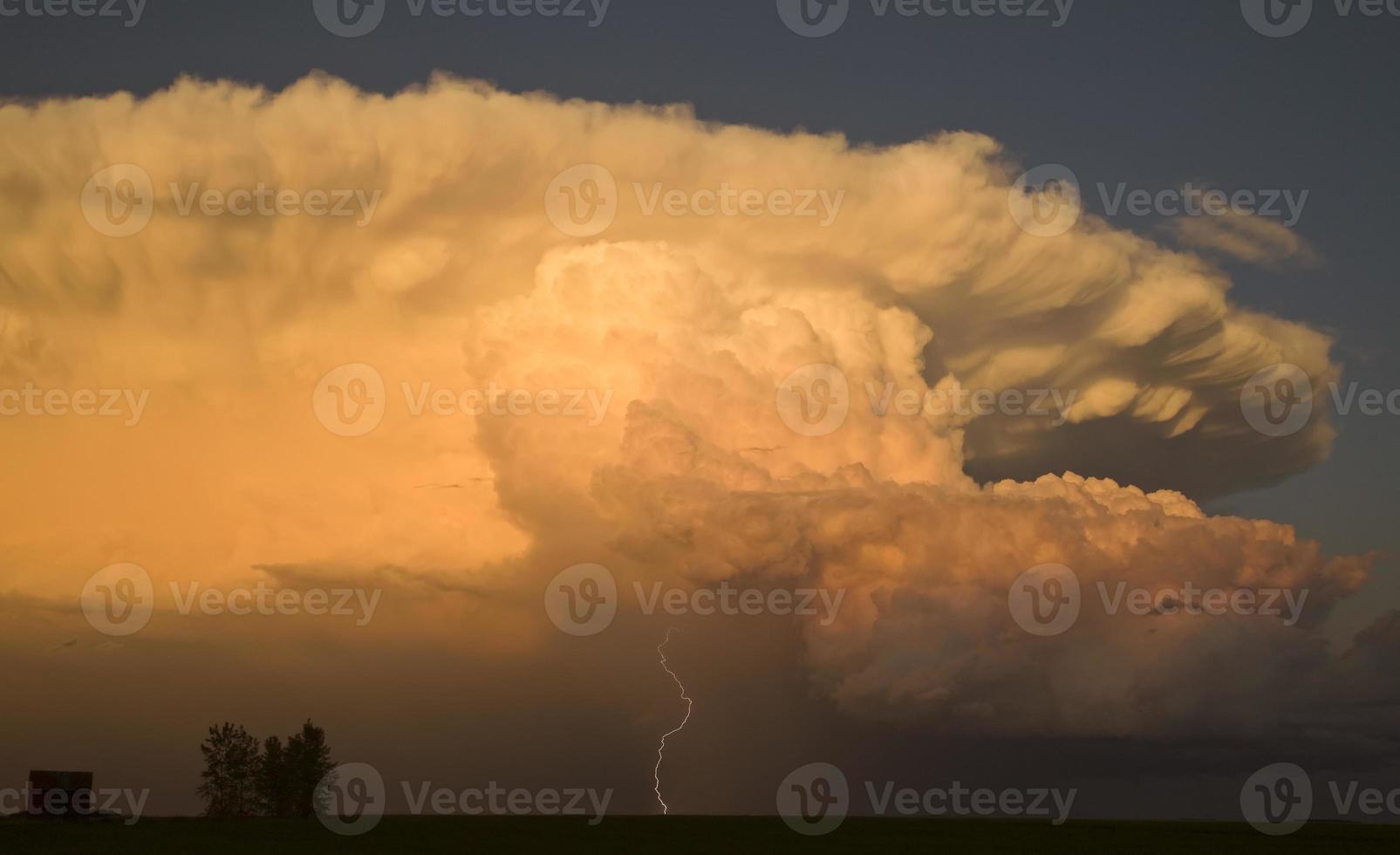 nuvens de tempestade da pradaria foto