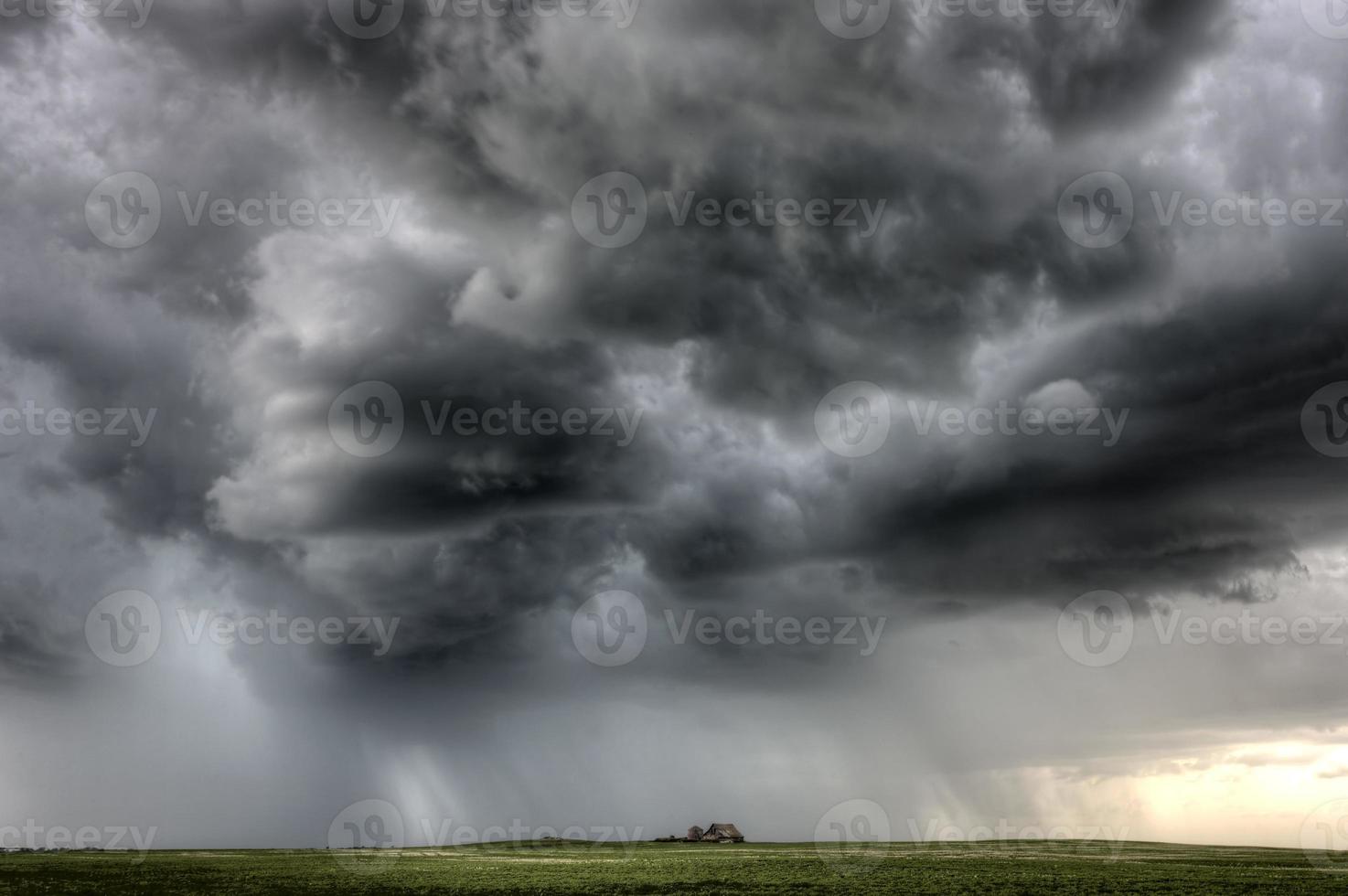 nuvens de tempestade saskatchewan foto