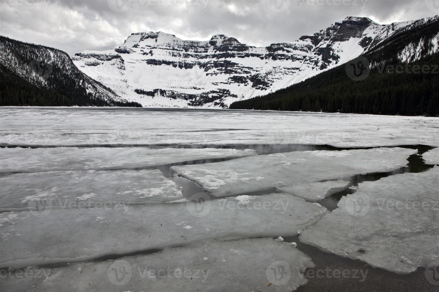 lago cameron no inverno foto