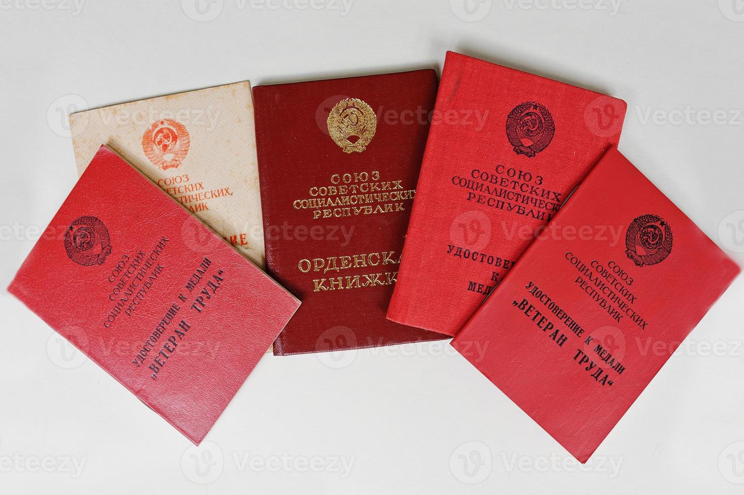 certificado para uma medalha e livros de encomendas da união soviética foto