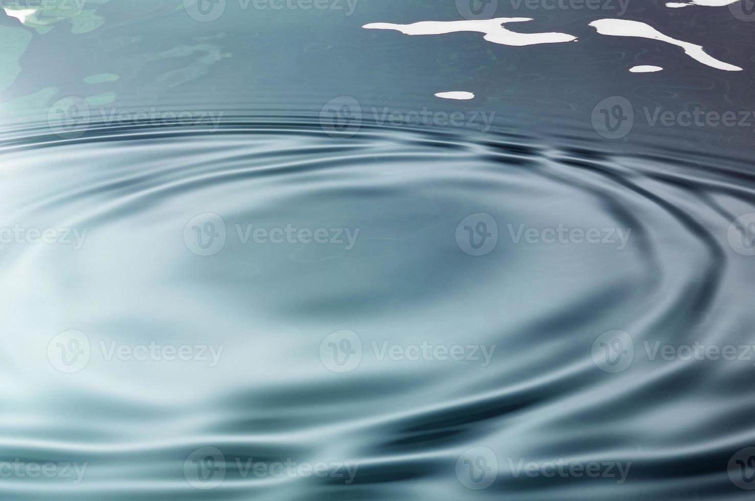 ilustração de ondas e ondas de água azul útil como pano de fundo foto