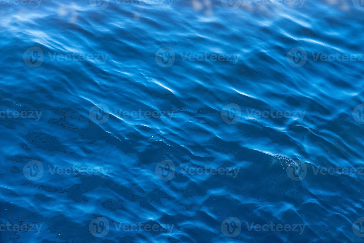 ondas do rio azul para baixo do topo foto