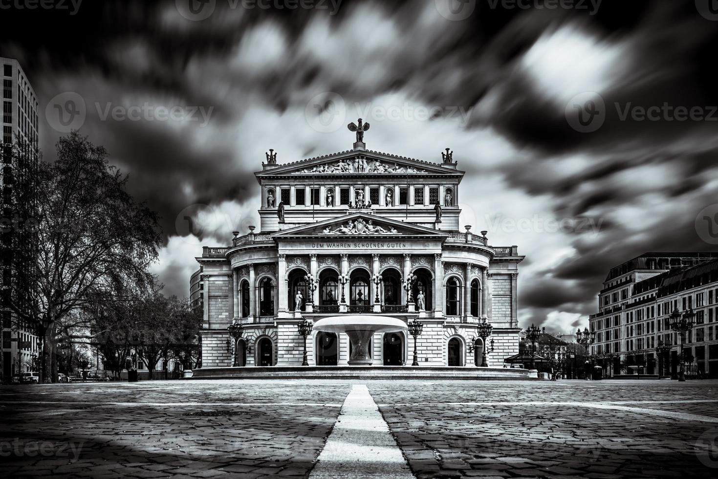 a antiga casa de ópera de frankfurt foto