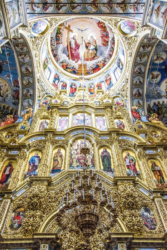 kyevo-pecherschka lavra, altar dentro da catedral dormition, lavra superior, kyiv, ucrânia foto