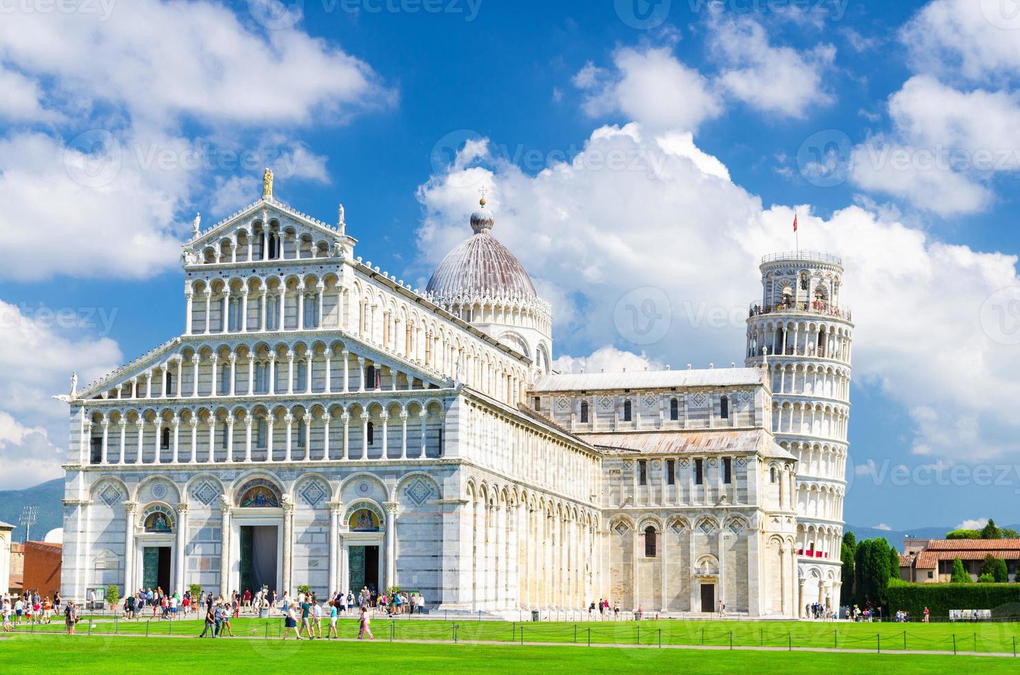 catedral de pisa duomo cattedrale e torre inclinada torre na praça piazza del miracoli foto