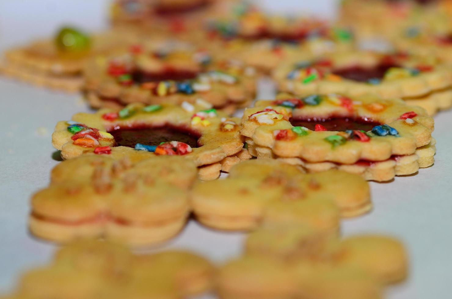 biscoitos de natal coloridos foto