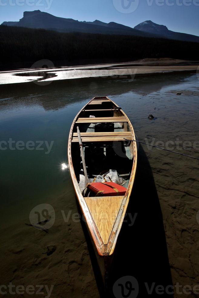 lago da medicina no parque nacional de jasper foto