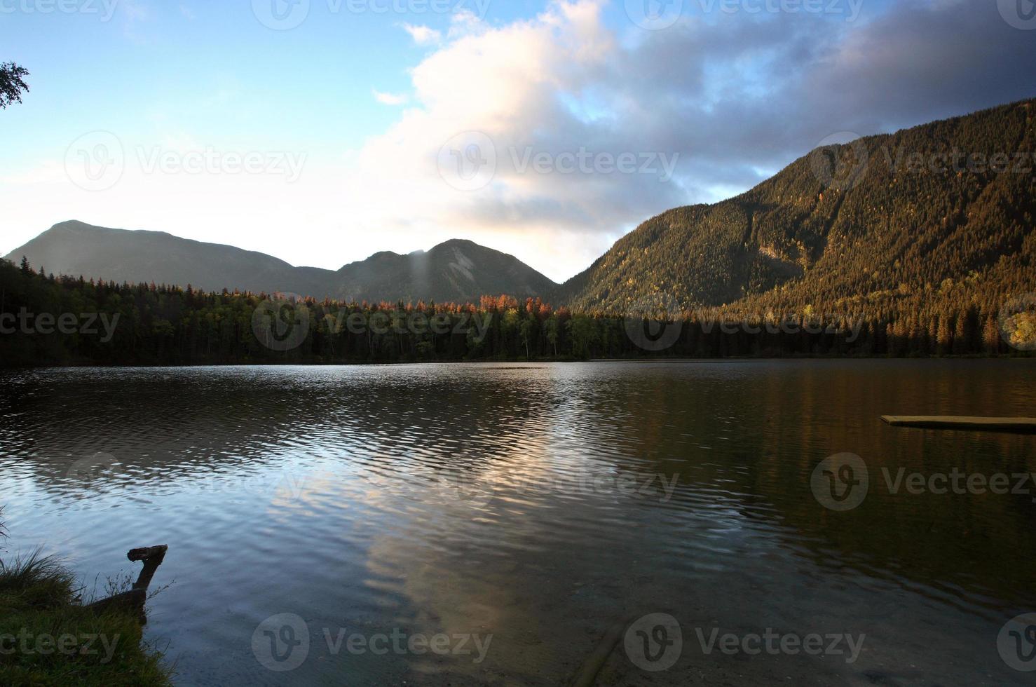 Lago hart em incrível Alberta foto