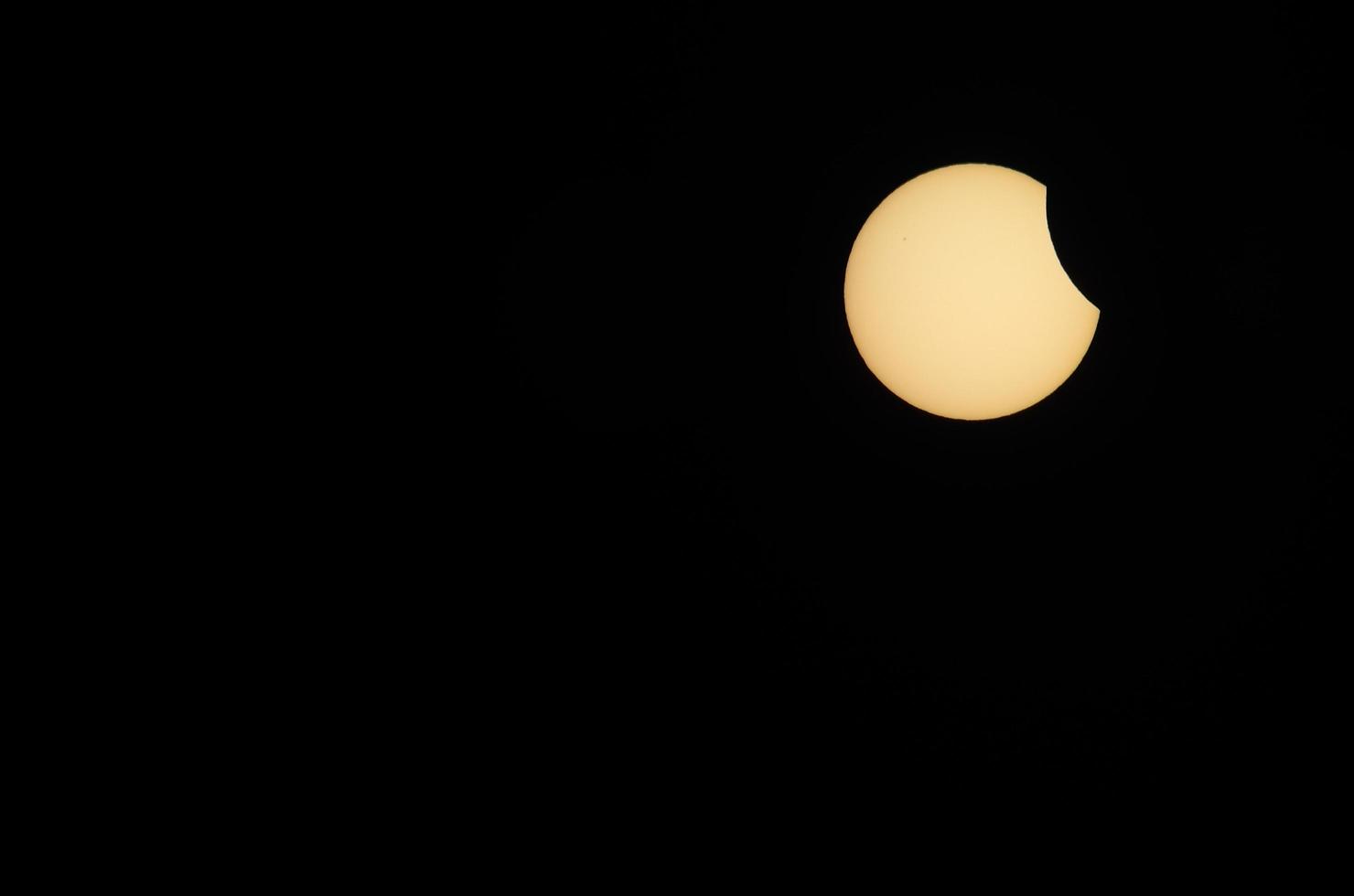 lua eclipse parcial ocorre à direita foto