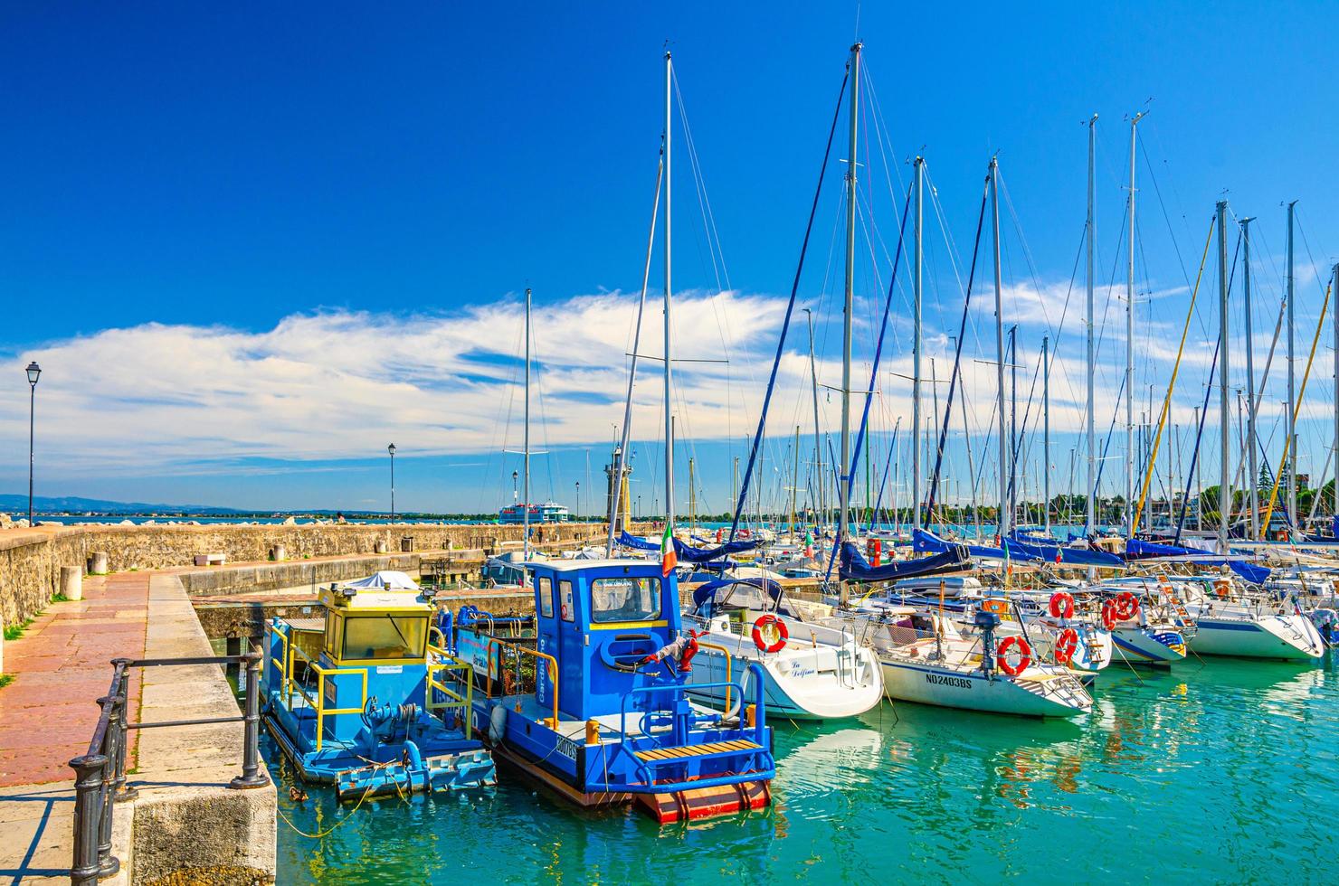 desenzano del garda, itália, 11 de setembro de 2019 centro histórico da cidade de desenzano foto