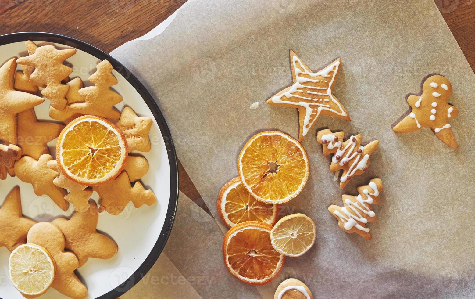 biscoitos de mel de natal com laranja foto