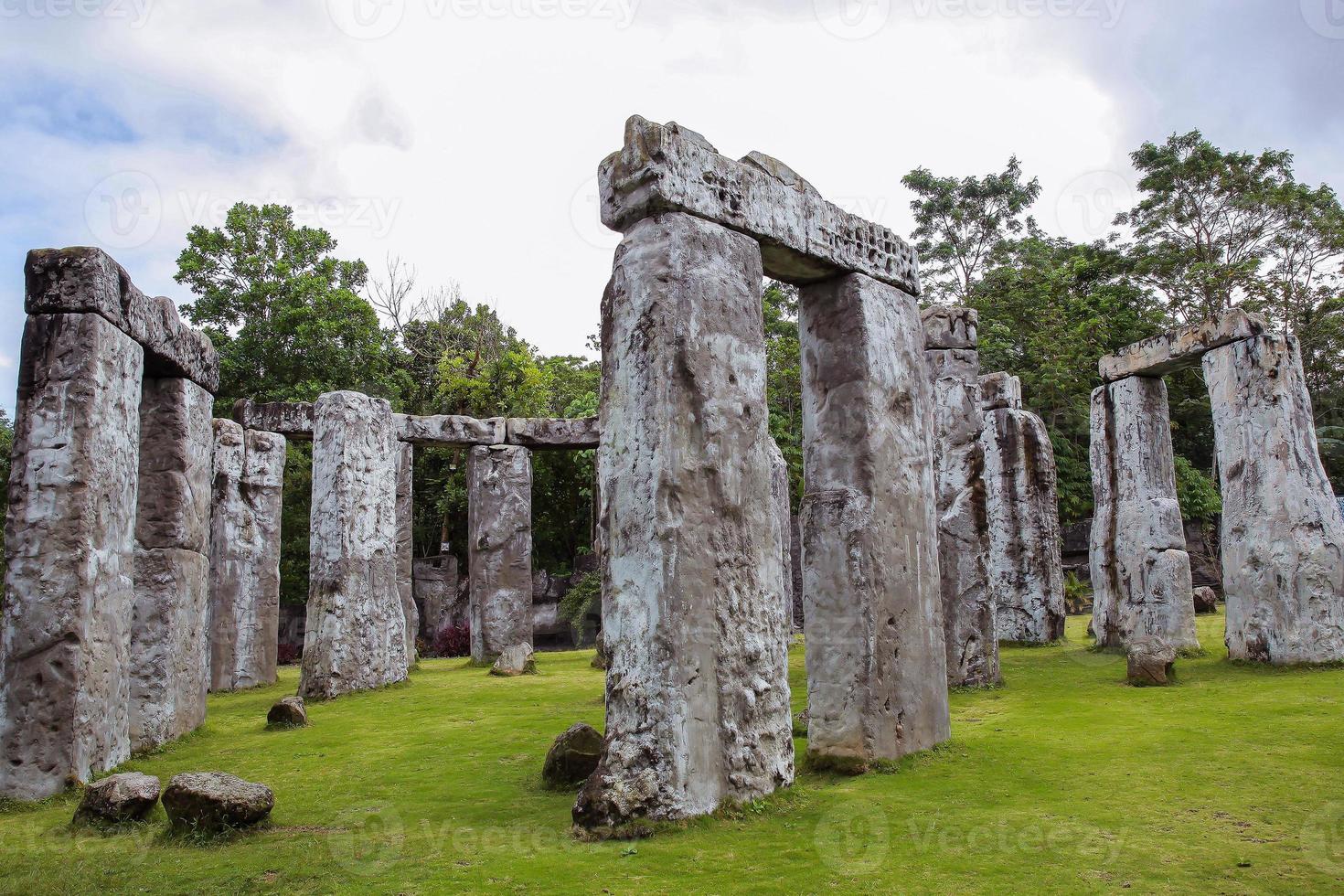 bela paisagem do arranjo de pedra exclusivo em stonehenge foto